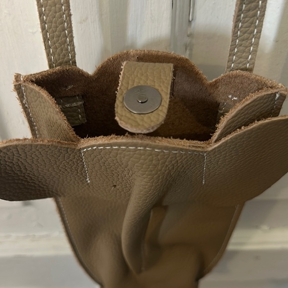 « REPOSH » »Brown Leather Crossbody Bag - Picture 3 of 12